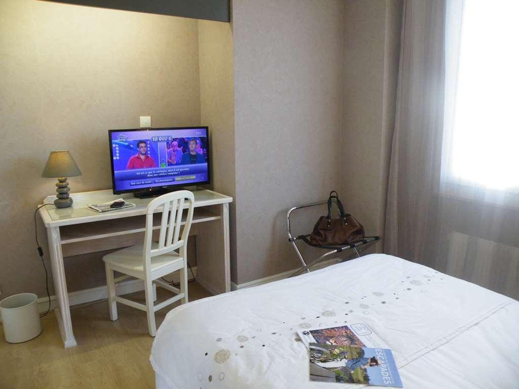 Brit Hotel Roanne - Le Grand Hotel Phòng bức ảnh