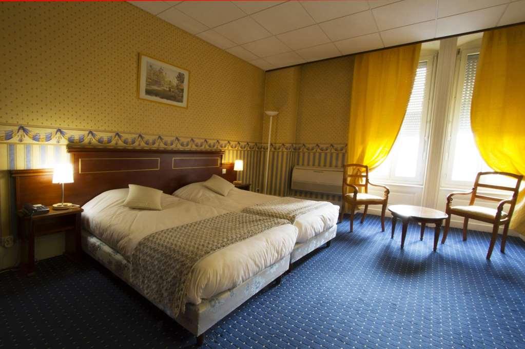 Brit Hotel Roanne - Le Grand Hotel Phòng bức ảnh