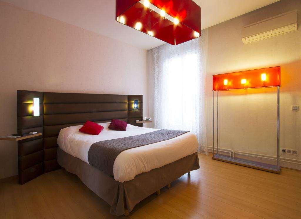 Brit Hotel Roanne - Le Grand Hotel Phòng bức ảnh