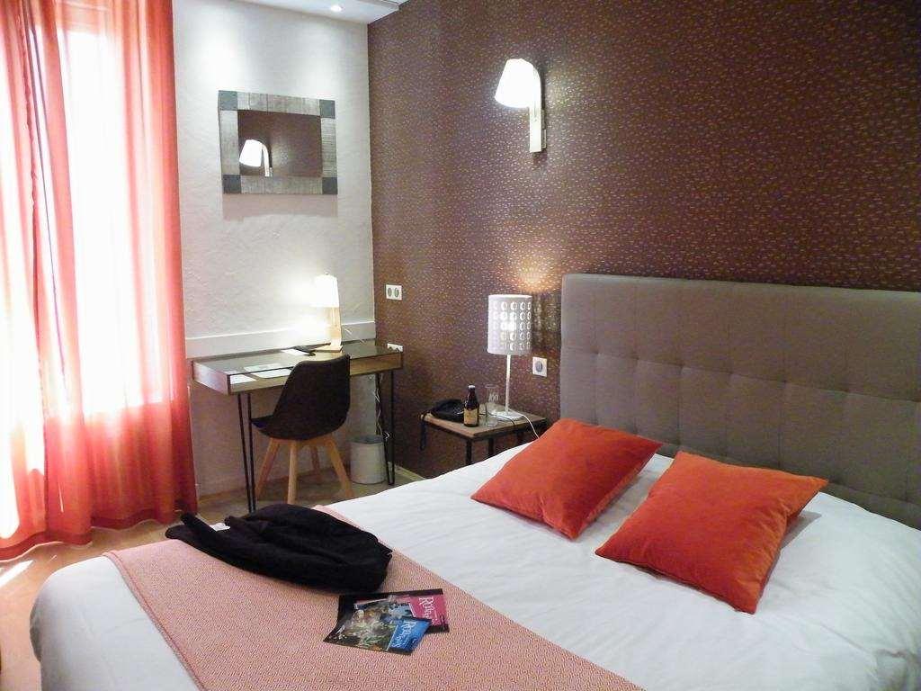 Brit Hotel Roanne - Le Grand Hotel Phòng bức ảnh