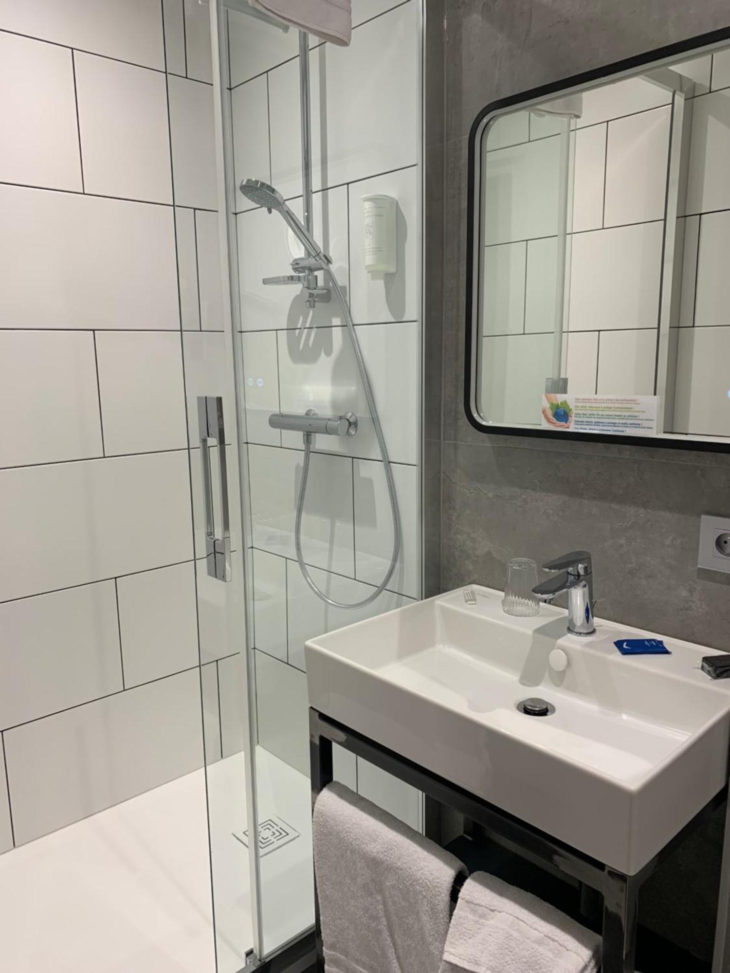 Brit Hotel Roanne - Le Grand Hotel Ngoại thất bức ảnh