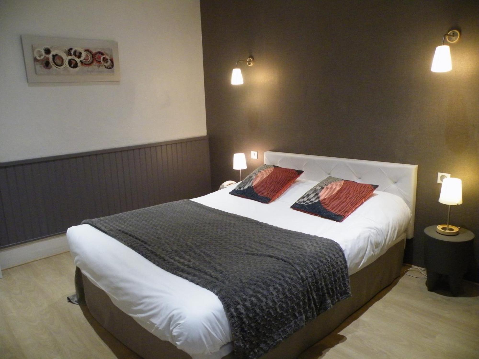 Brit Hotel Roanne - Le Grand Hotel Ngoại thất bức ảnh