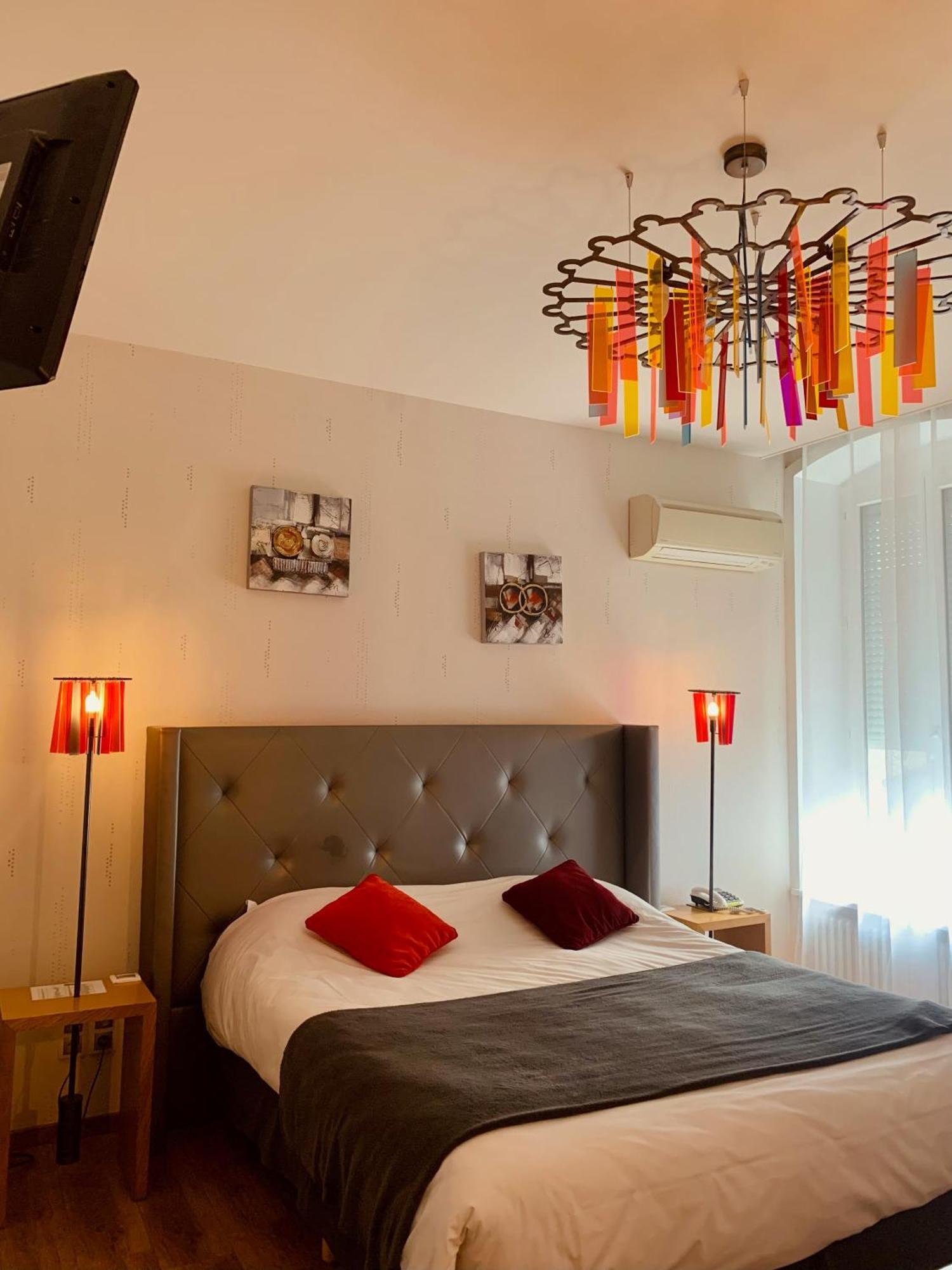 Brit Hotel Roanne - Le Grand Hotel Ngoại thất bức ảnh