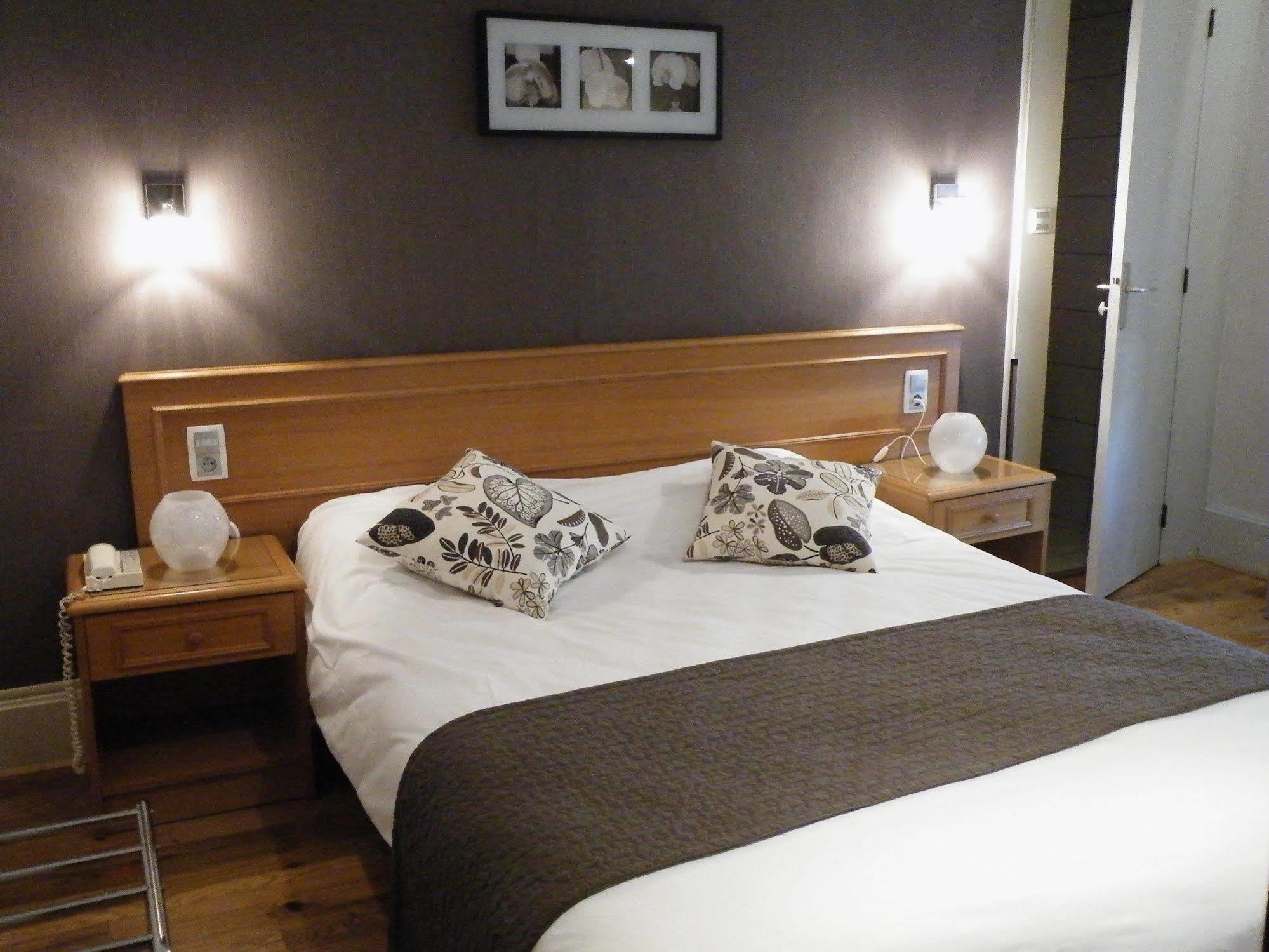 Brit Hotel Roanne - Le Grand Hotel Ngoại thất bức ảnh