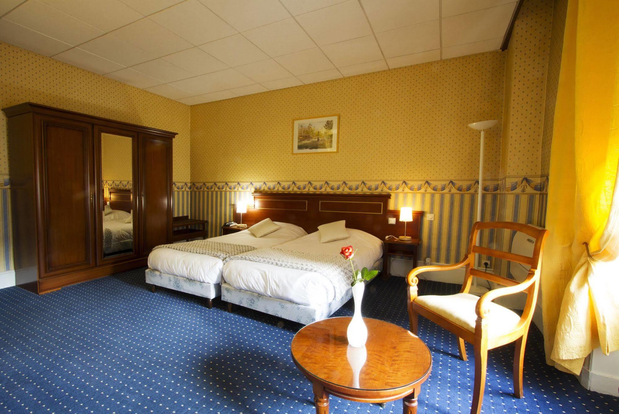 Brit Hotel Roanne - Le Grand Hotel Ngoại thất bức ảnh